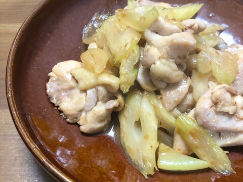 鶏もも肉とセロリの味噌炒め